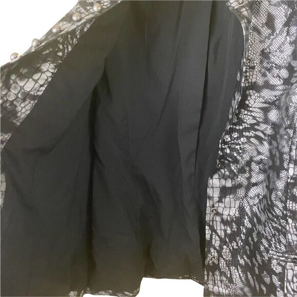 Chico’s Black Silver Metallic Snake Print Snap Button Down Jacket Size Medium 2 - Picture 3 of 7